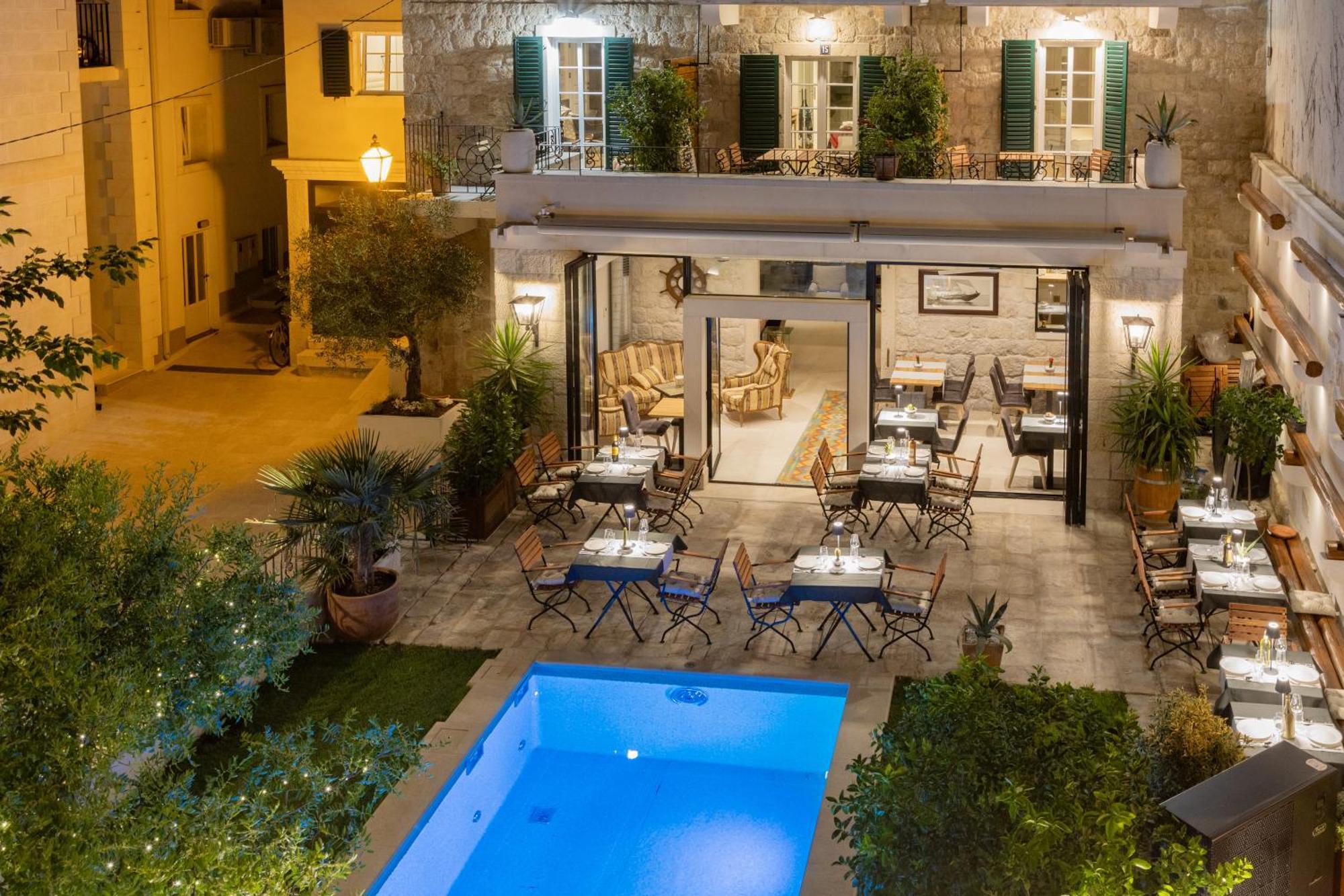New - Casa Columba - 4 Star Design Boutique Hotel With Outdoor Pool & Private Garden (Adults Only) มาคาร์สกา ภายนอก รูปภาพ